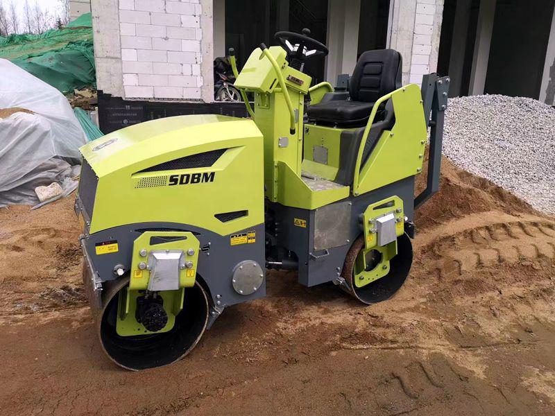 奔馬小型壓路機(jī)土方壓實(shí)、溝槽回填施工案例