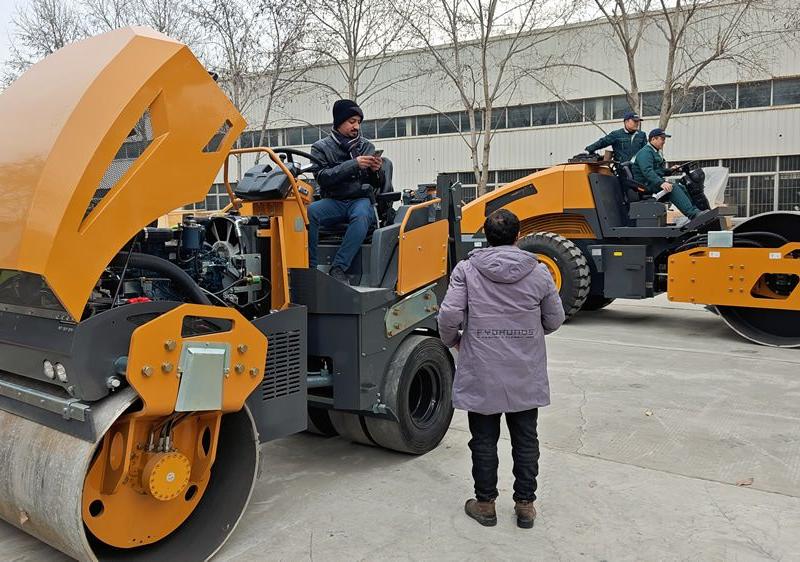 國外客戶來我廠參觀考察，并達(dá)成合作意向